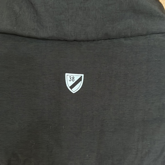 Cremieux Club 38 Performance red/black vest.  Size XL - Picture 3 of 5